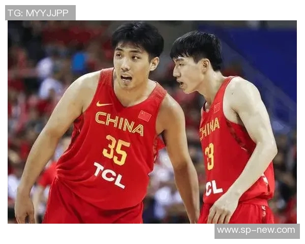 中国蓝队迎战南非男篮全力以赴争夺胜利展现团队精神与竞技风采