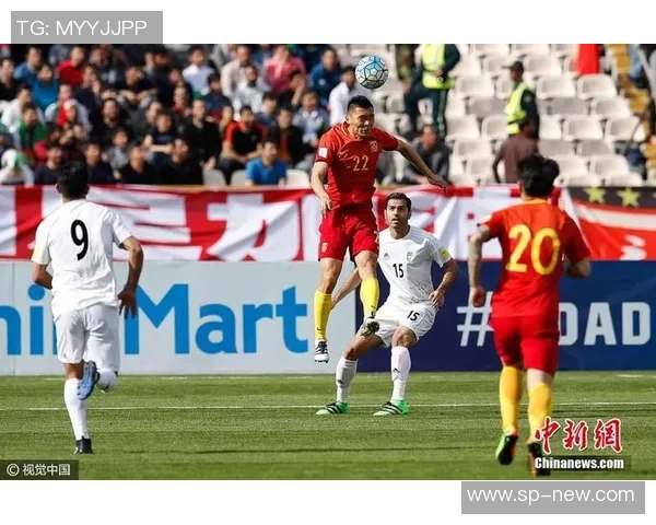 中国12强赛对决伊朗队全力争胜展现足球实力与激情 中国12强赛对决伊朗队全力争胜展现足球实力与激情