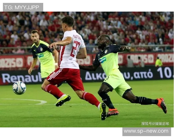 拉奇与莫尔德的精彩对决揭示足球战术与团队合作的魅力