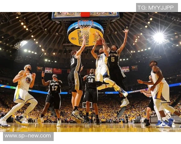 湖人勇士激战全场精彩视频回顾与赛后分析