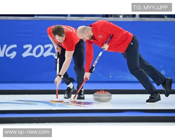 男子冰壶对决中国队迎战挪威队争夺世界冠军荣耀之战
