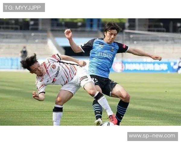 鹿岛鹿角主场迎战横滨水手争夺联赛关键三分的激烈对决