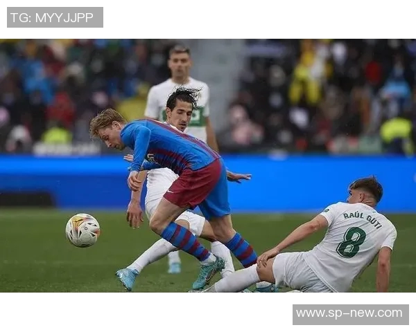 加维引领新时代足球潮流展现年轻球员无限潜力与激情