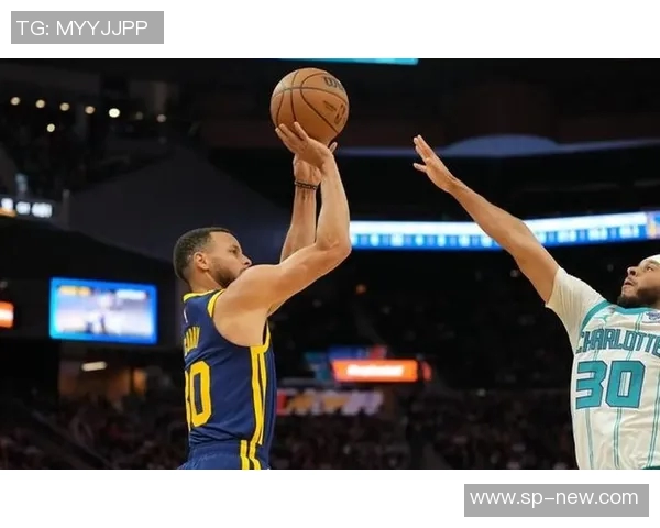 勇士与猛龙激战正酣比赛直播360全景呈现精彩瞬间 勇士与猛龙激战正酣比赛直播360全景呈现精彩瞬间