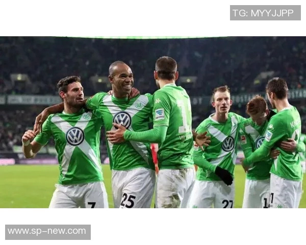 雅典队与沃尔夫斯堡队激战正酣谁能在欧战中脱颖而出