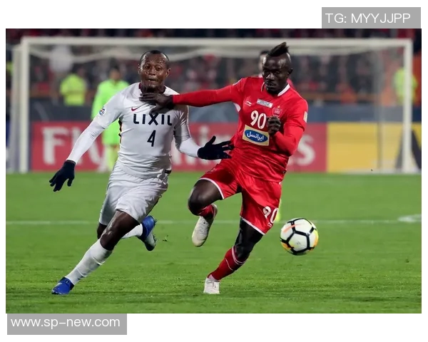 鹿岛鹿角对阵河床的精彩较量揭示了足球战术与团队合作的重要性 鹿岛鹿角对阵河床的精彩较量揭示了足球战术与团队合作的重要性